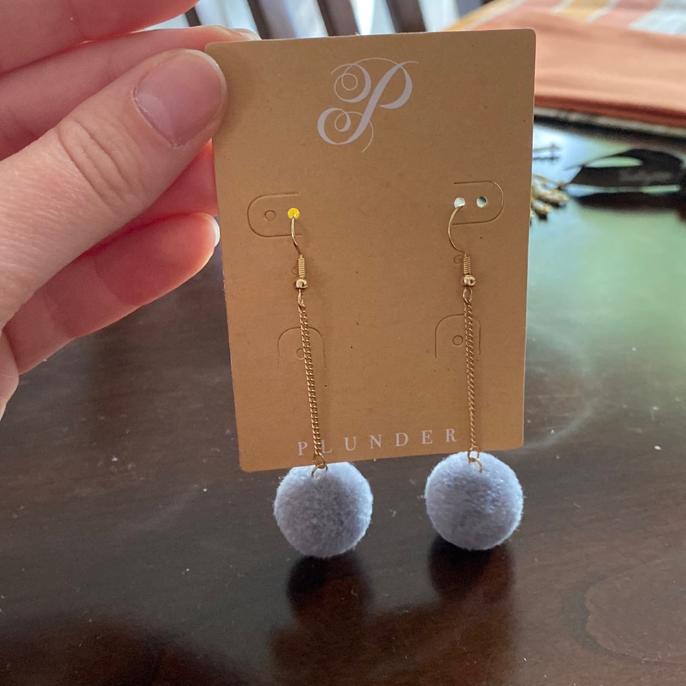 Plunder designs dangle earrings